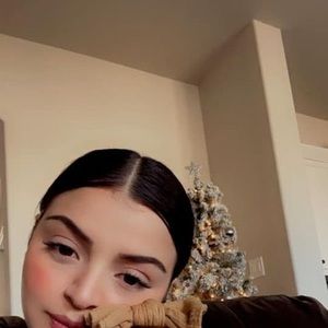 Meet your Posher, Vanessa